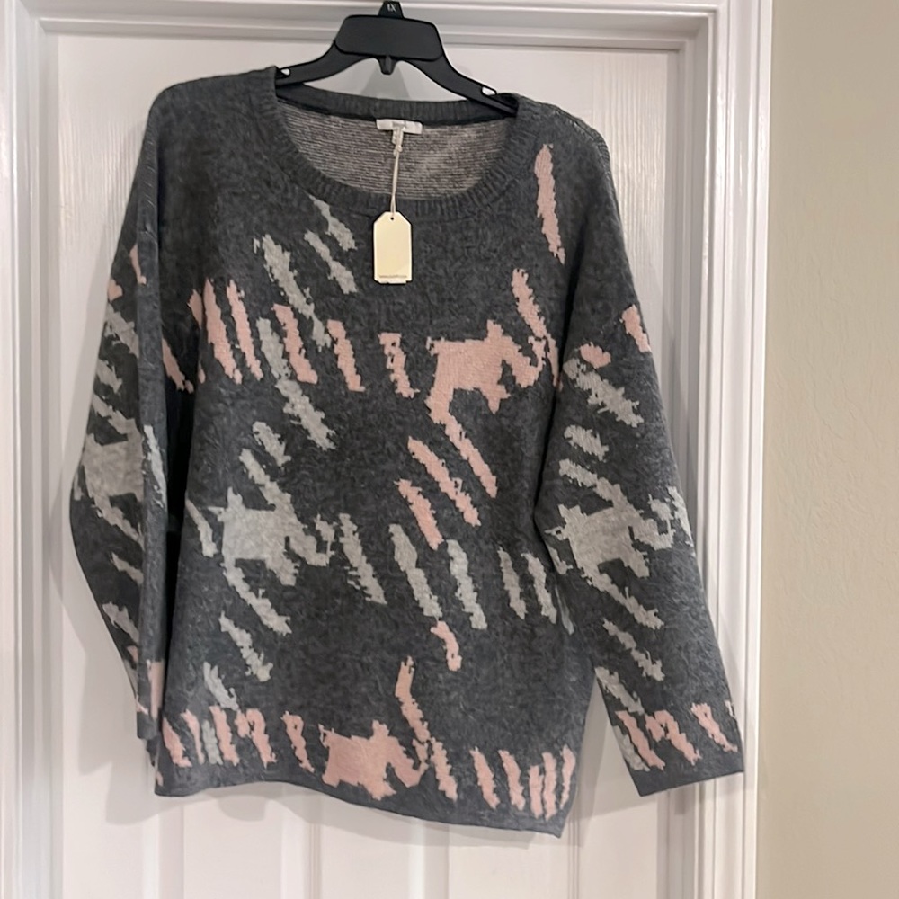 Jodifl sweater. Size large.